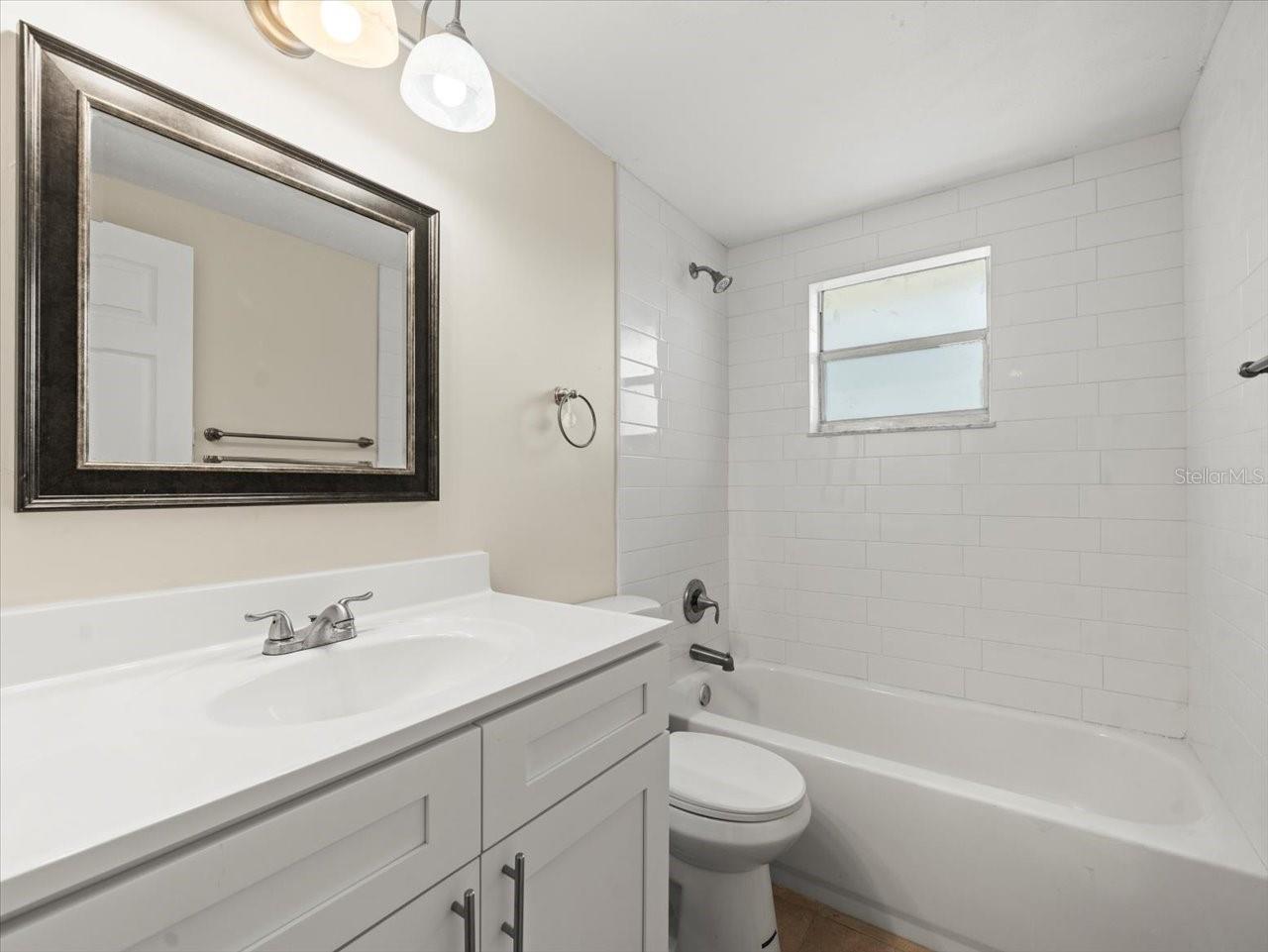 Listing photo id 25 for 15517 Old Dixie Highway