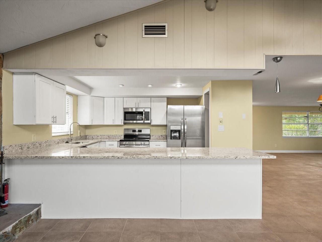 Listing photo id 26 for 15517 Old Dixie Highway