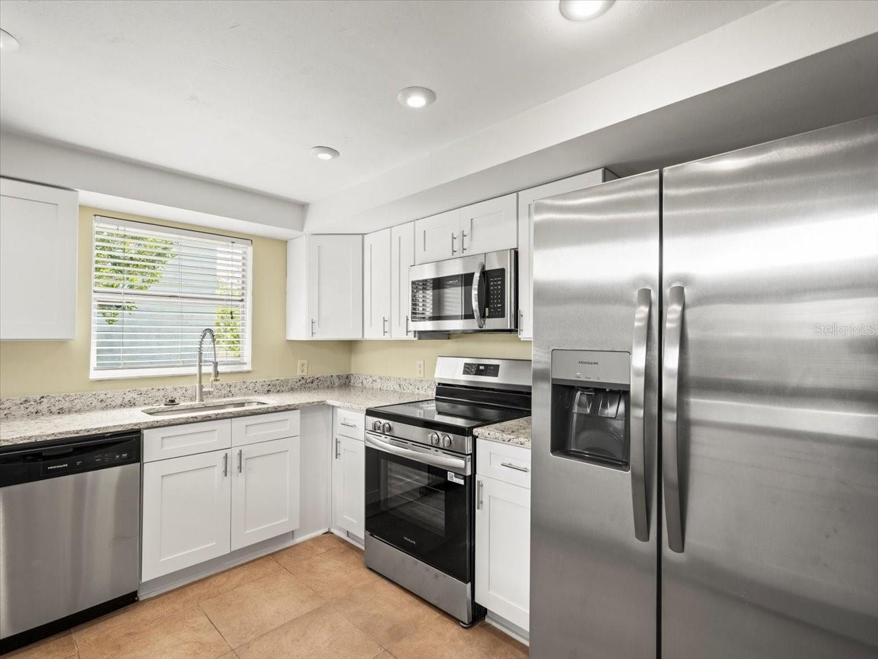 Listing photo id 29 for 15517 Old Dixie Highway