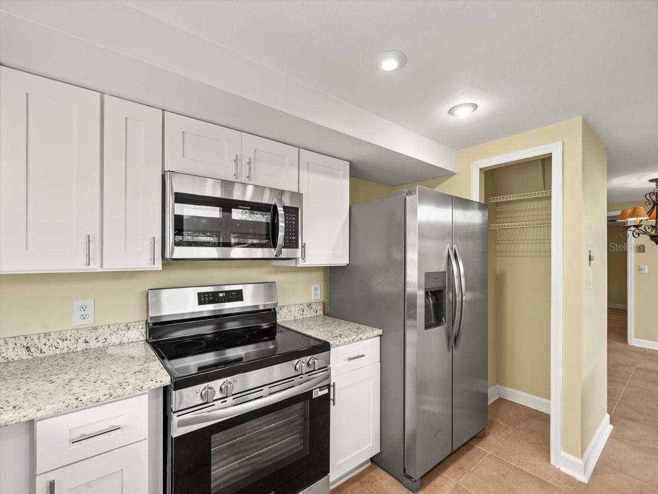 Listing photo id 30 for 15517 Old Dixie Highway