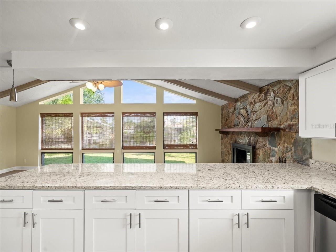 Listing photo id 32 for 15517 Old Dixie Highway