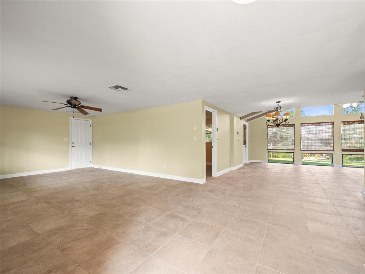 Listing photo id 3 for 15517 Old Dixie Highway