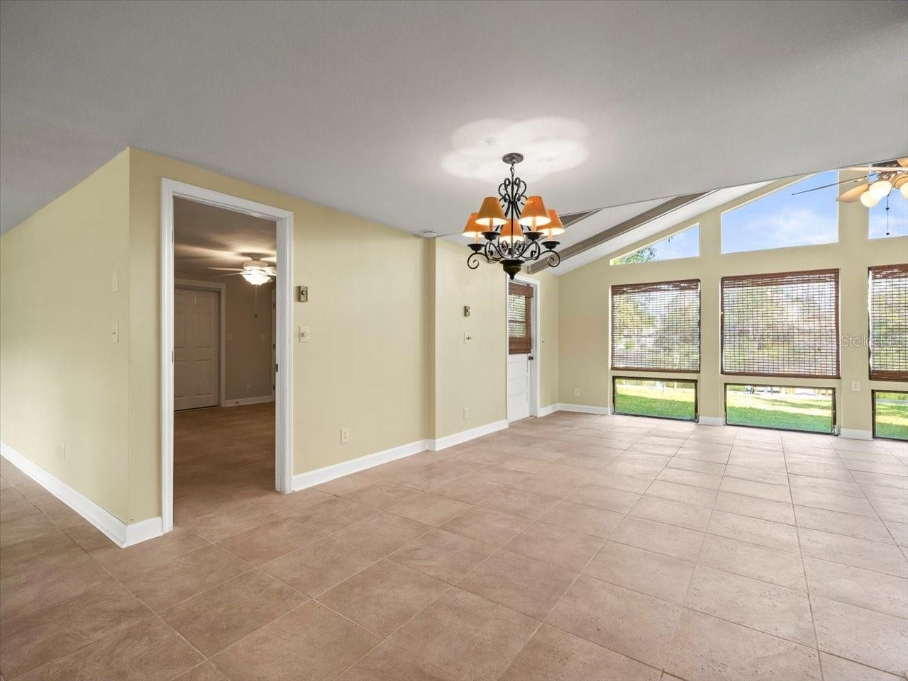 Listing photo id 7 for 15517 Old Dixie Highway