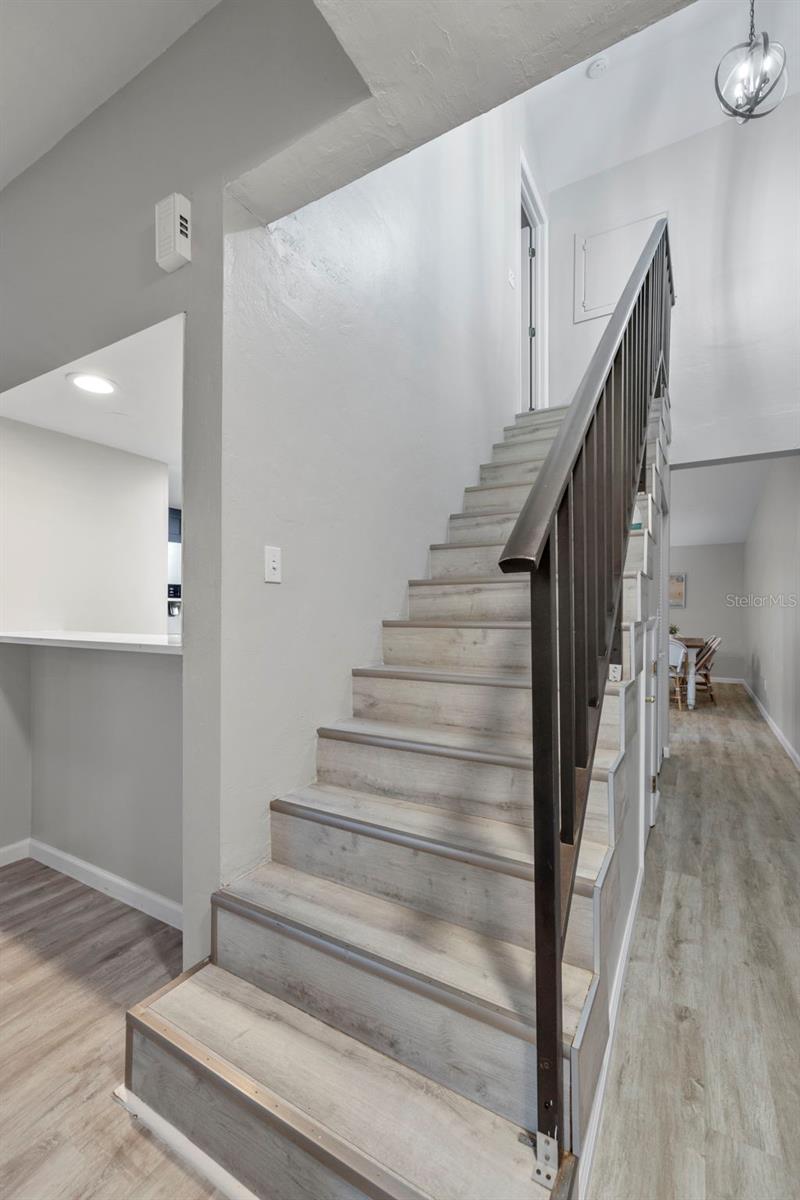 Image 21 of 41 For 4904 Vincennes Street 201