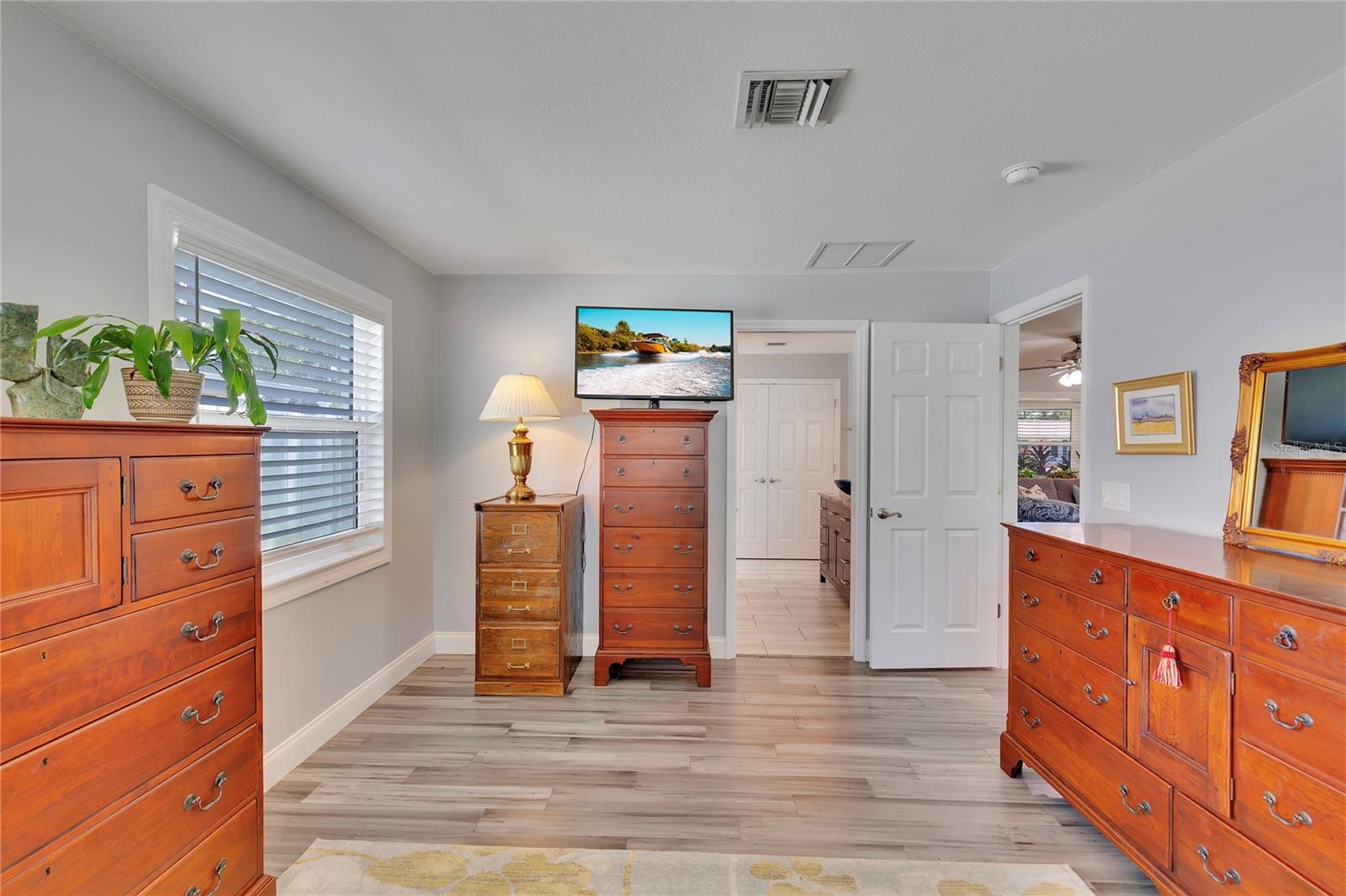 Image 19 of 41 For 1201 86th Avenue N
