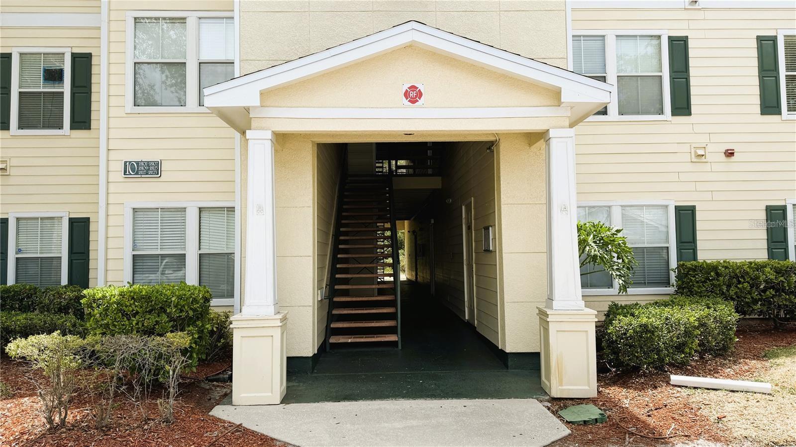 Image 2 of 3 For 18115 Sterling Gate Circle -