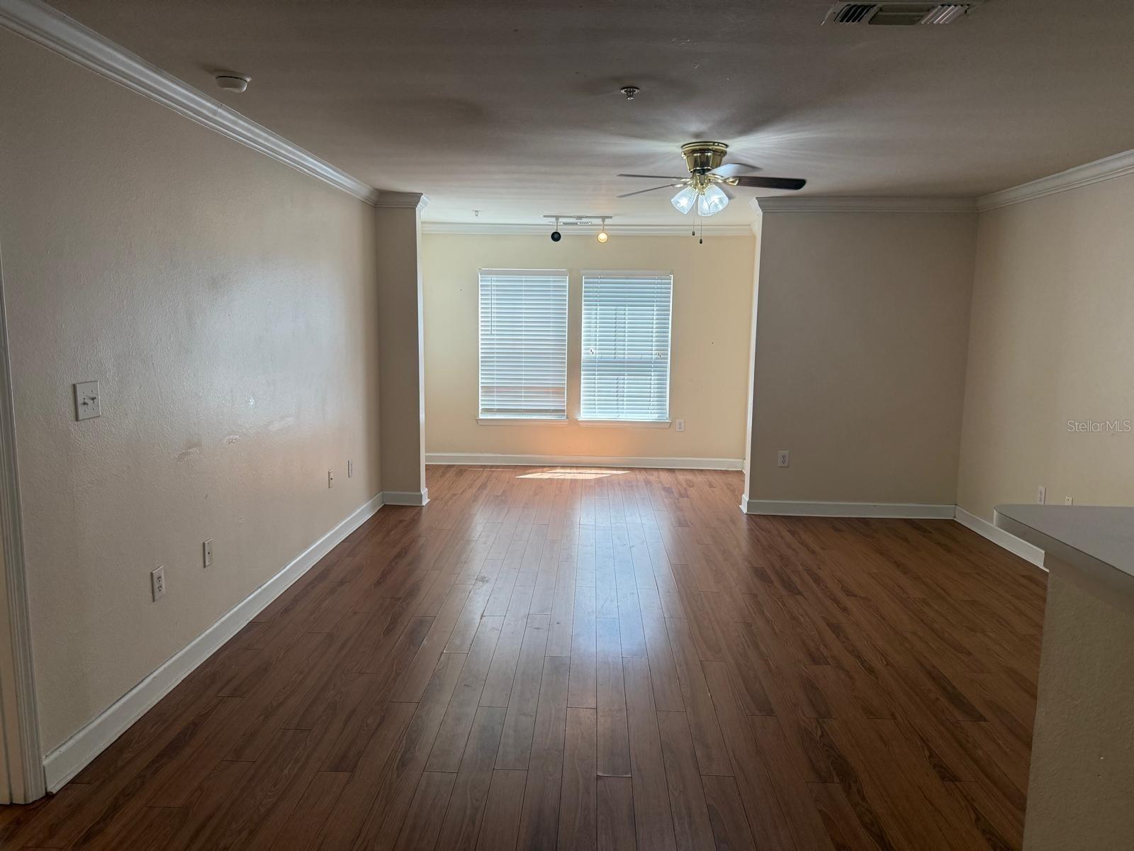 Image 6 of 18 For 18115 Sterling Gate Circle -
