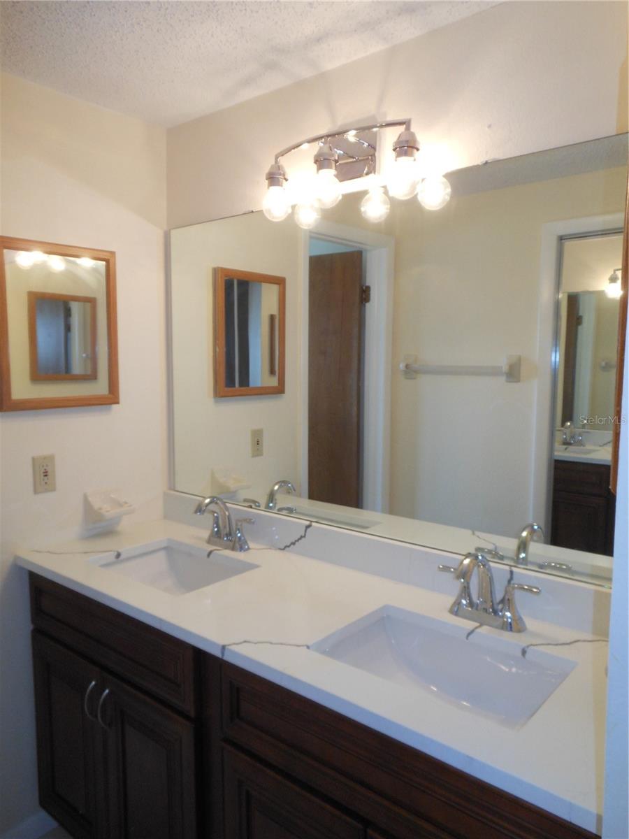 Image 21 of 33 For 16116 Gardendale Drive