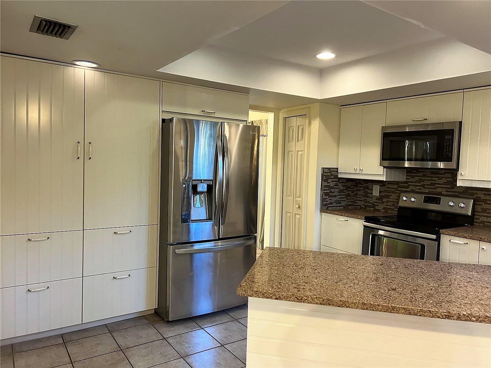 Image 3 of 19 For 16116 Gardendale Drive