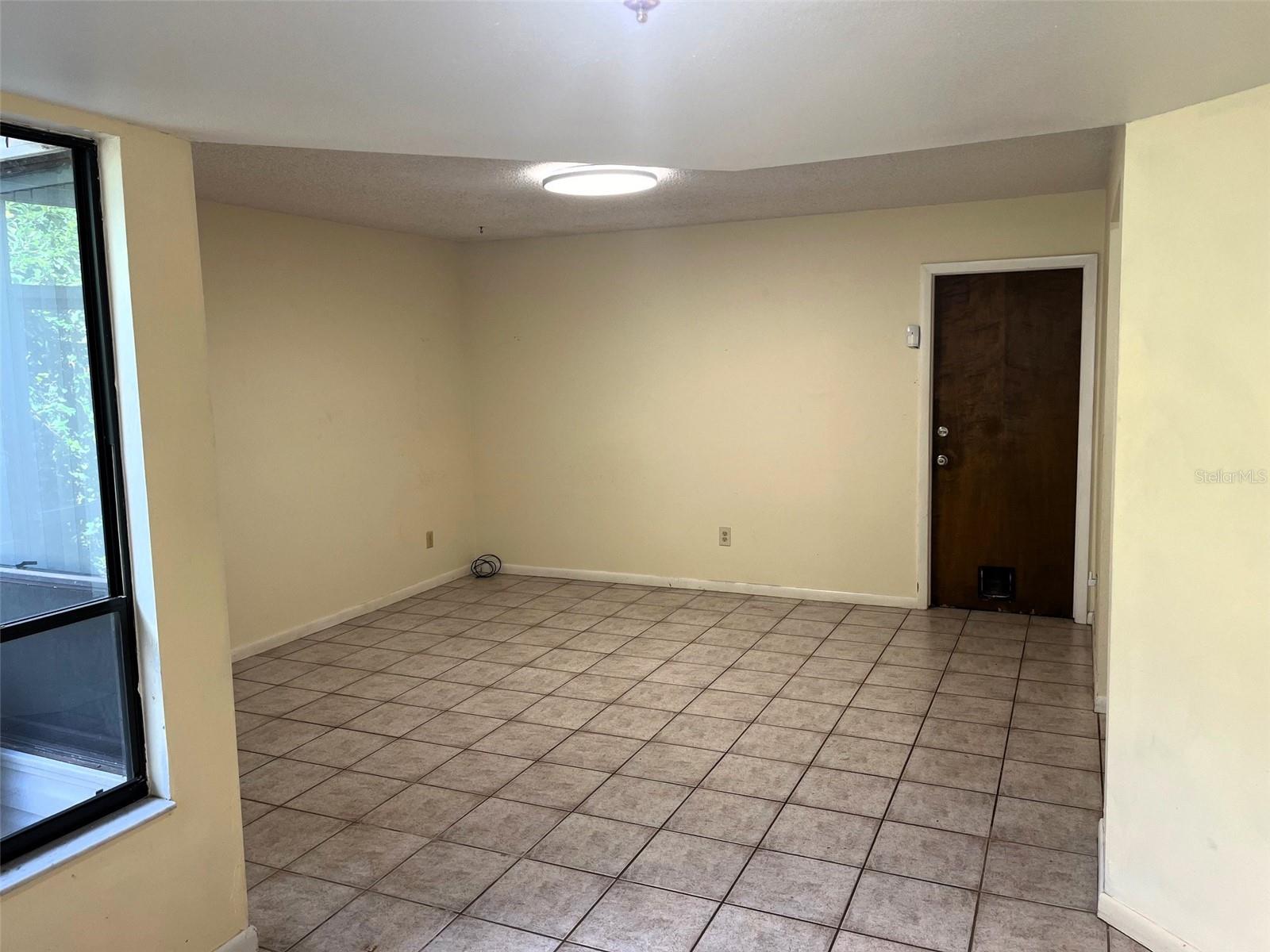 Image 7 of 19 For 16116 Gardendale Drive