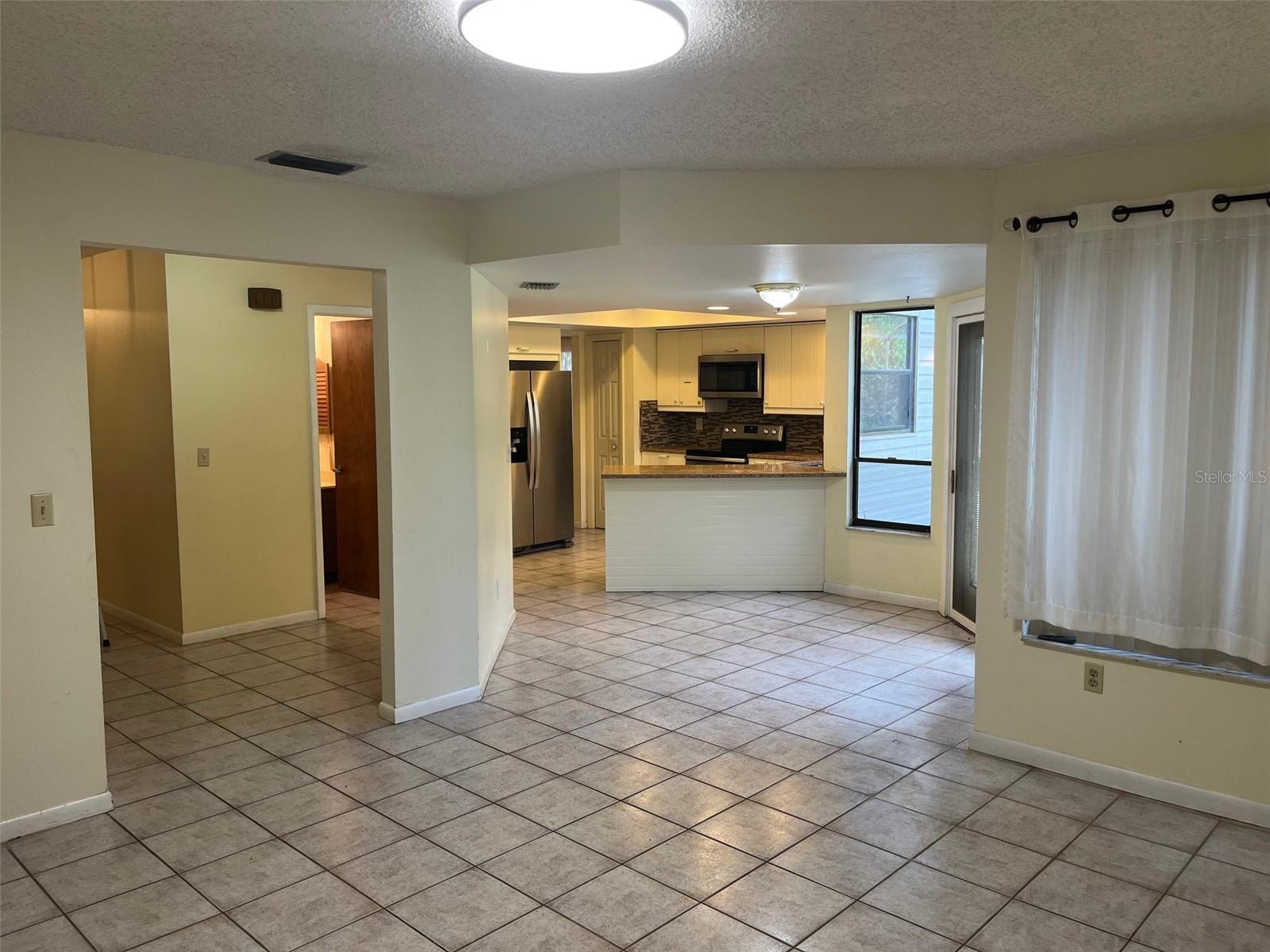 Image 9 of 19 For 16116 Gardendale Drive