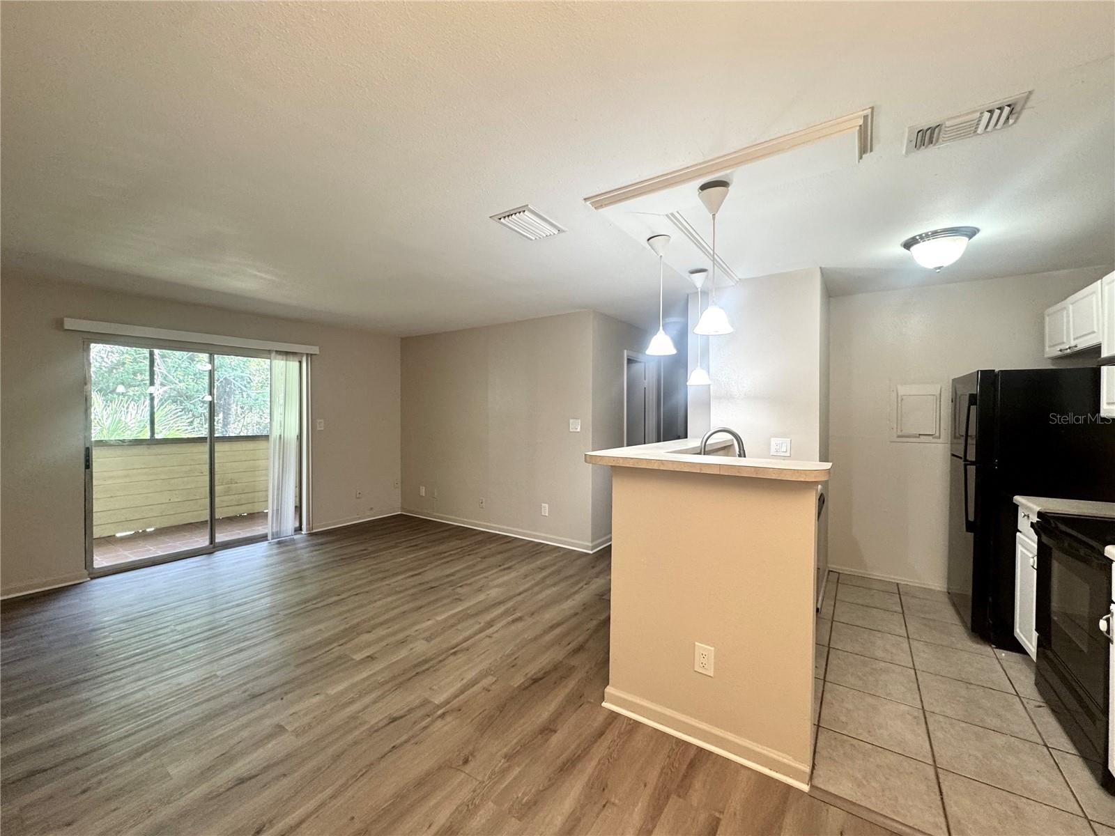 Image 2 of 24 For 1400 Gandy Boulevard N 904