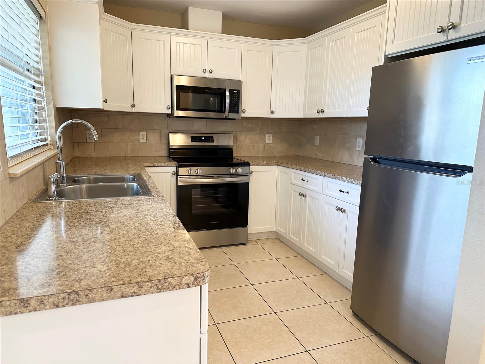 Image 6 of 27 For 6701 36th Avenue N