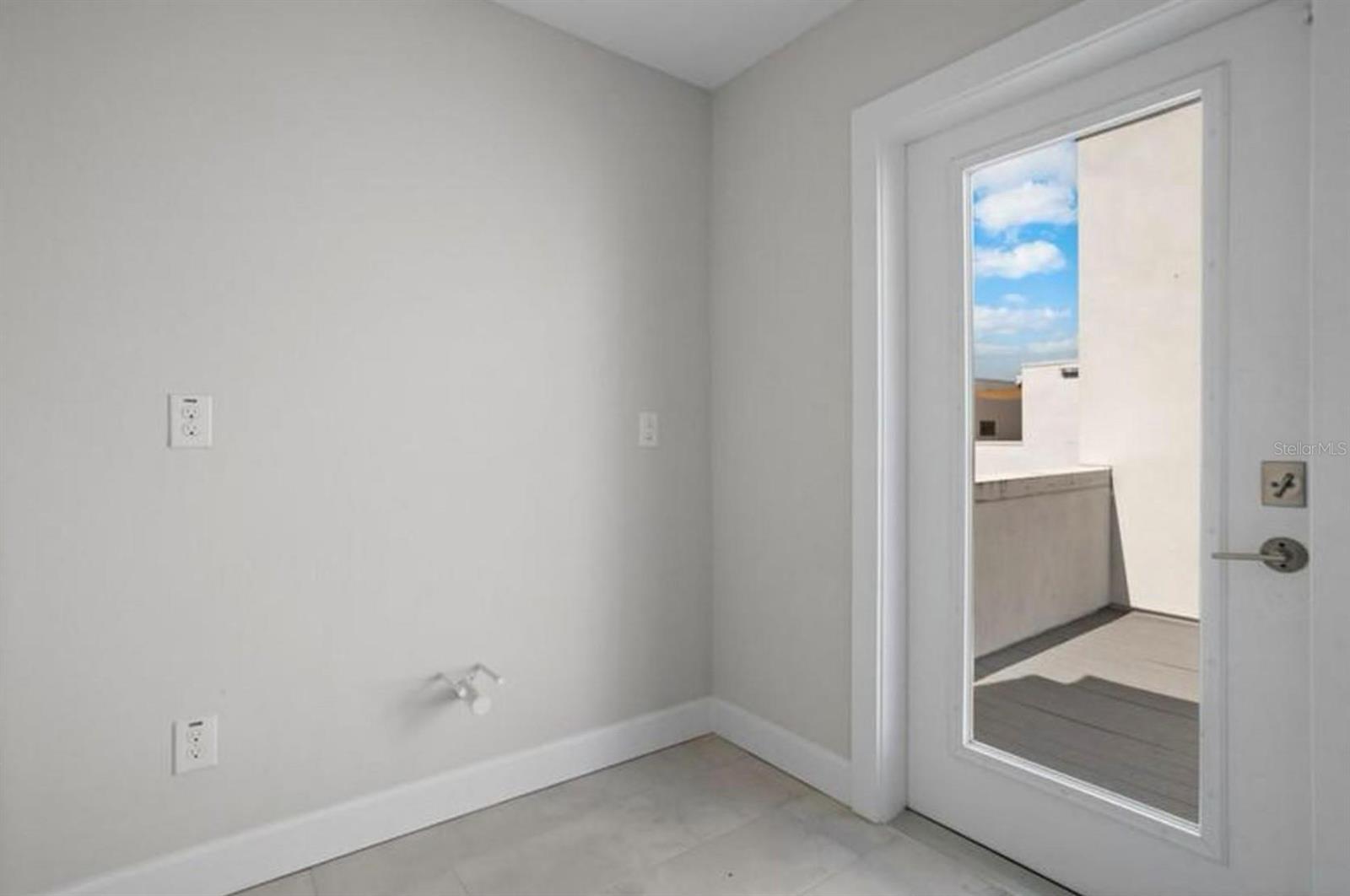 Image 18 of 25 For 1330 Gray Street 5
