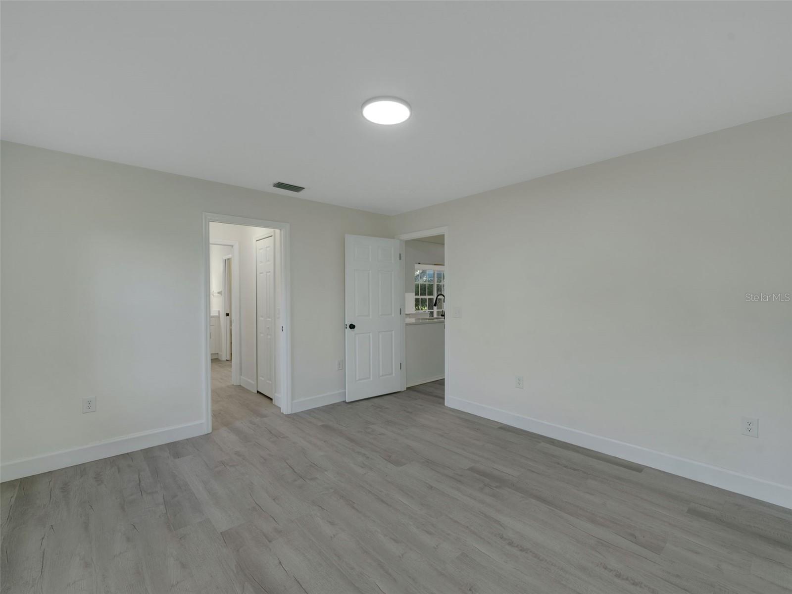 Image 31 of 44 For 6434 Laurelwood Drive