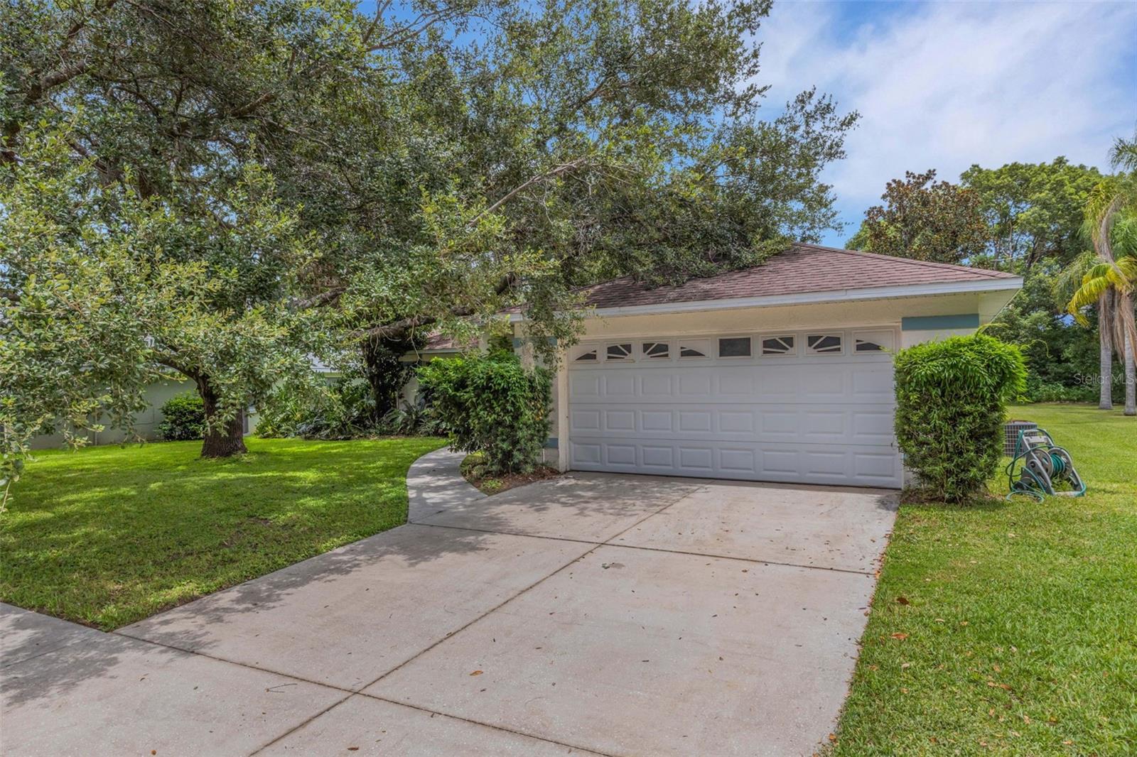 Image 6 of 44 For 6434 Laurelwood Drive