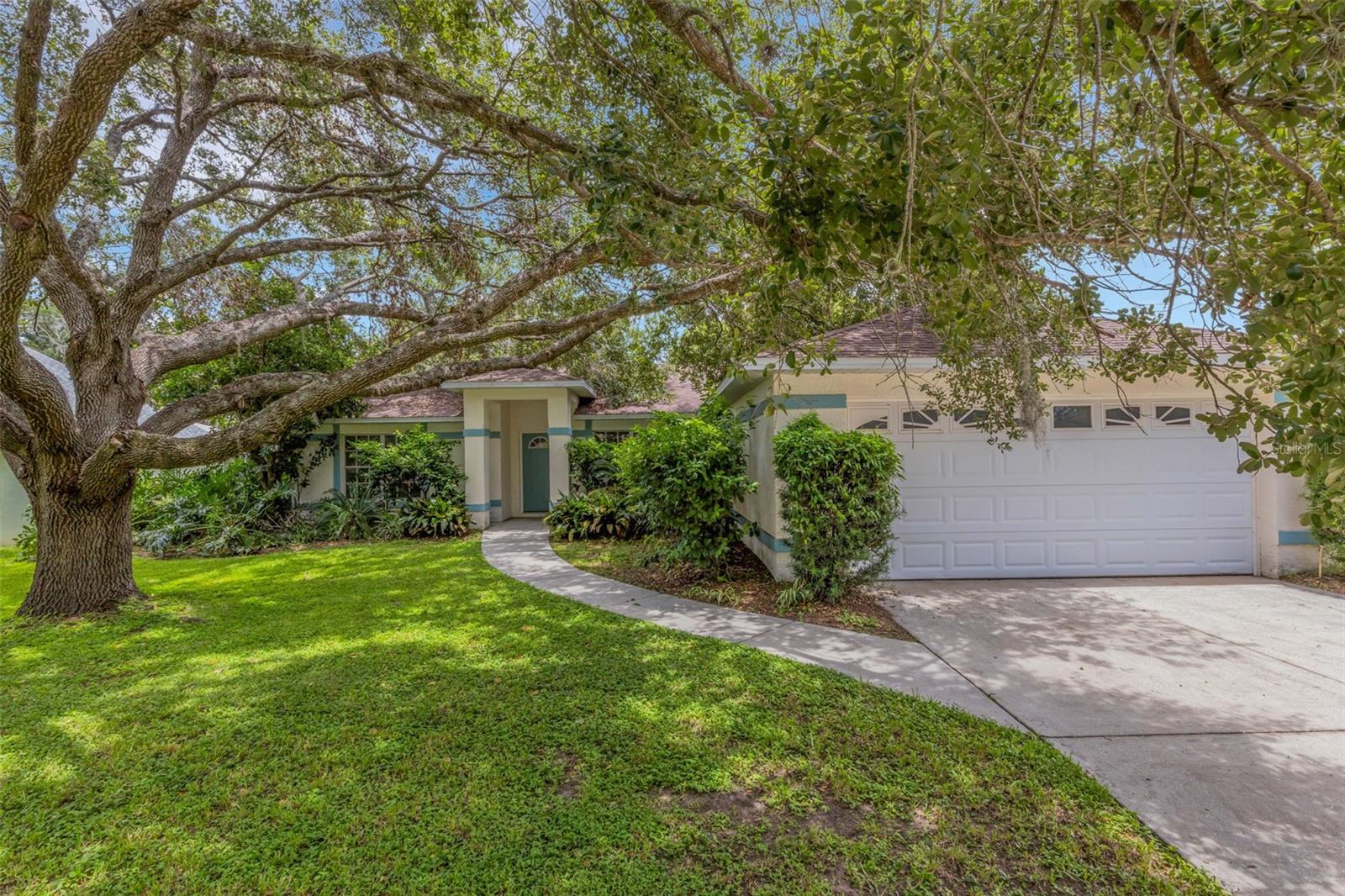Image 7 of 44 For 6434 Laurelwood Drive