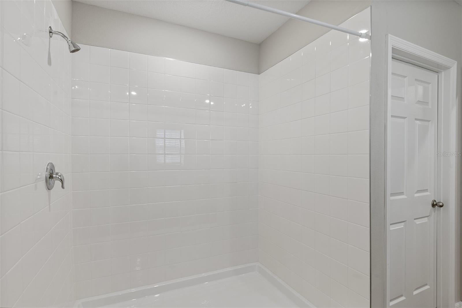 Image 11 of 21 For 1041 Foreshore Lane