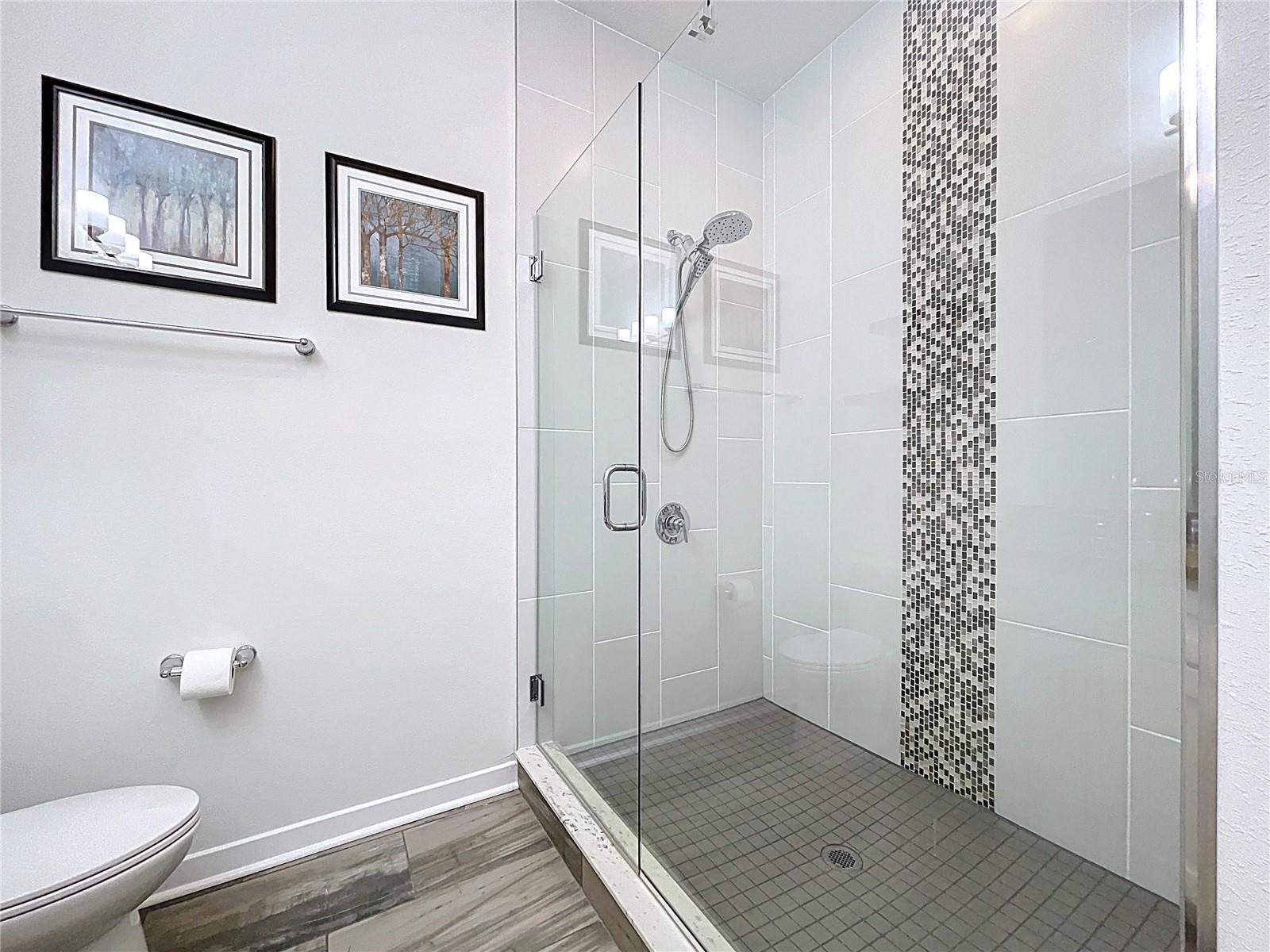 Image 23 of 40 For 335 8th Street N