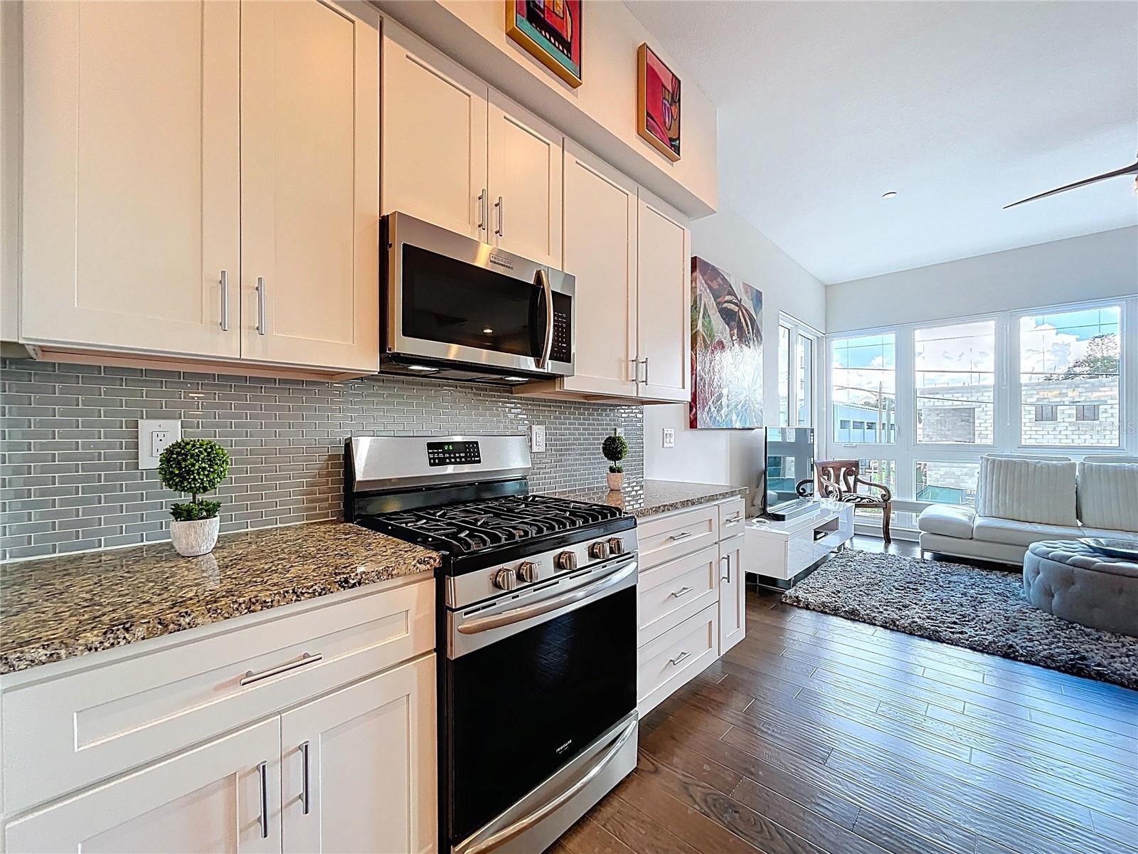 Image 7 of 40 For 335 8th Street N