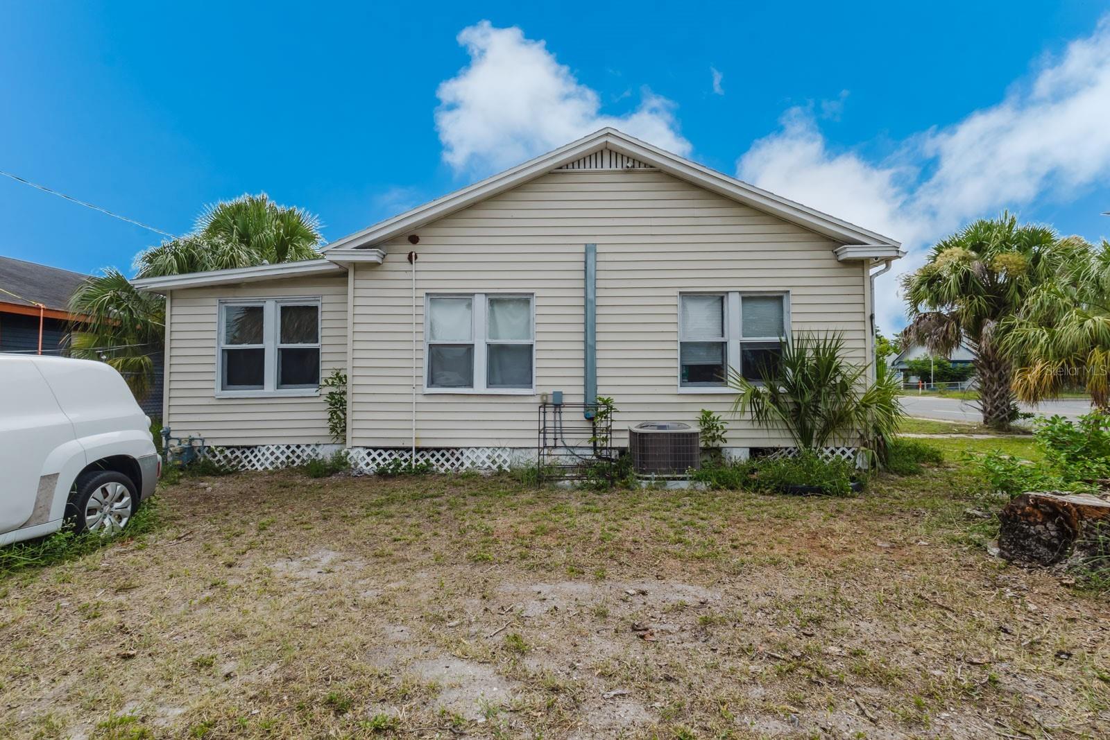 Image 13 of 35 For 2560 5th Avenue S