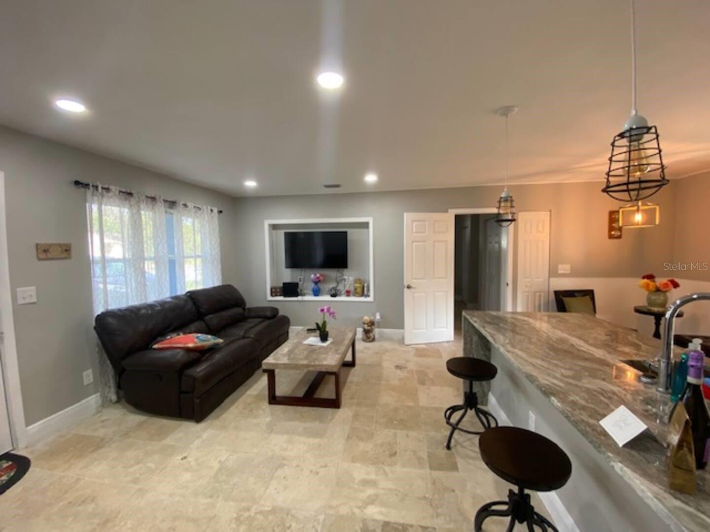 Image 3 of 18 For 508 Ulelah Avenue