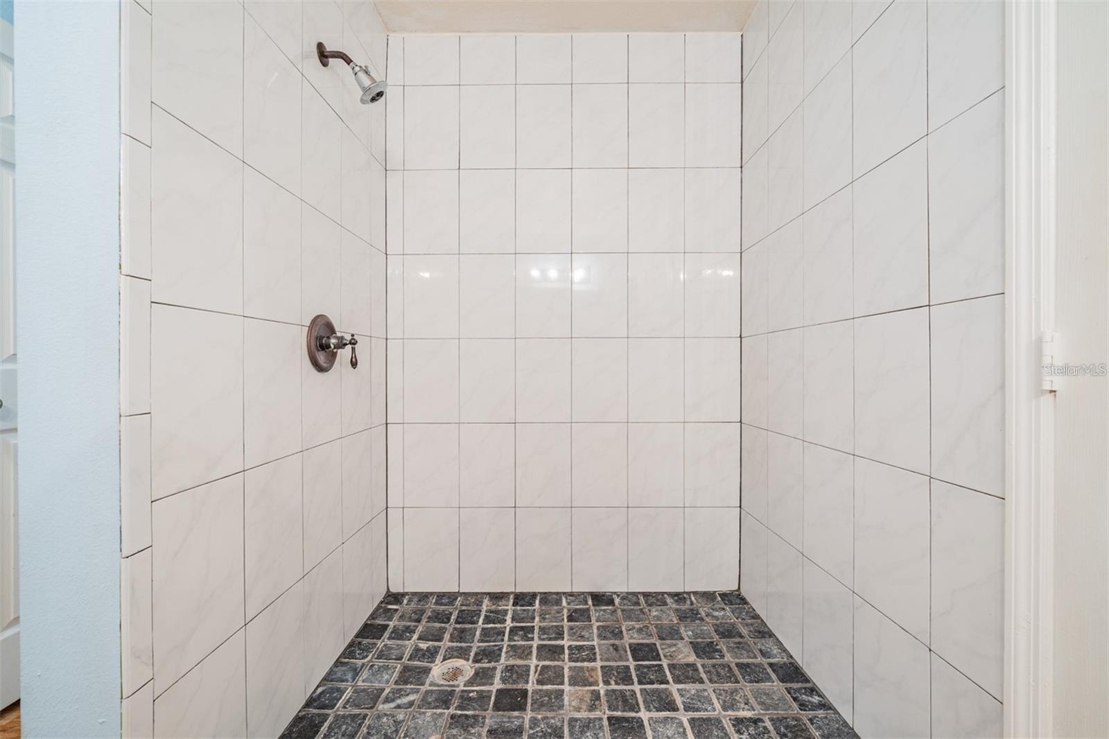Image 21 of 26 For 9156 Lake Chase Island Way 9156