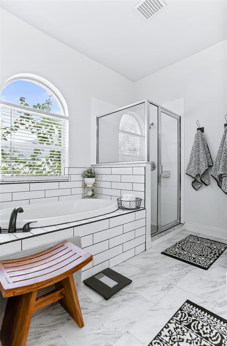Listing photo id 15 for 6928 Bluff Meadow Court