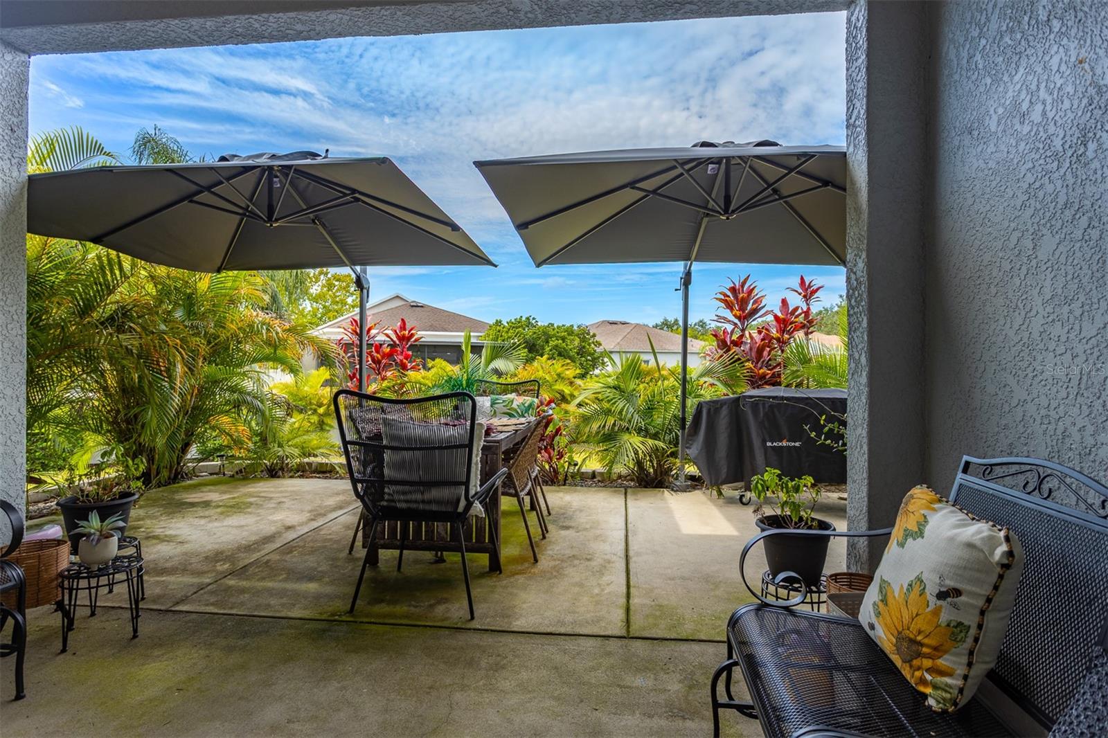 Listing photo id 25 for 6928 Bluff Meadow Court