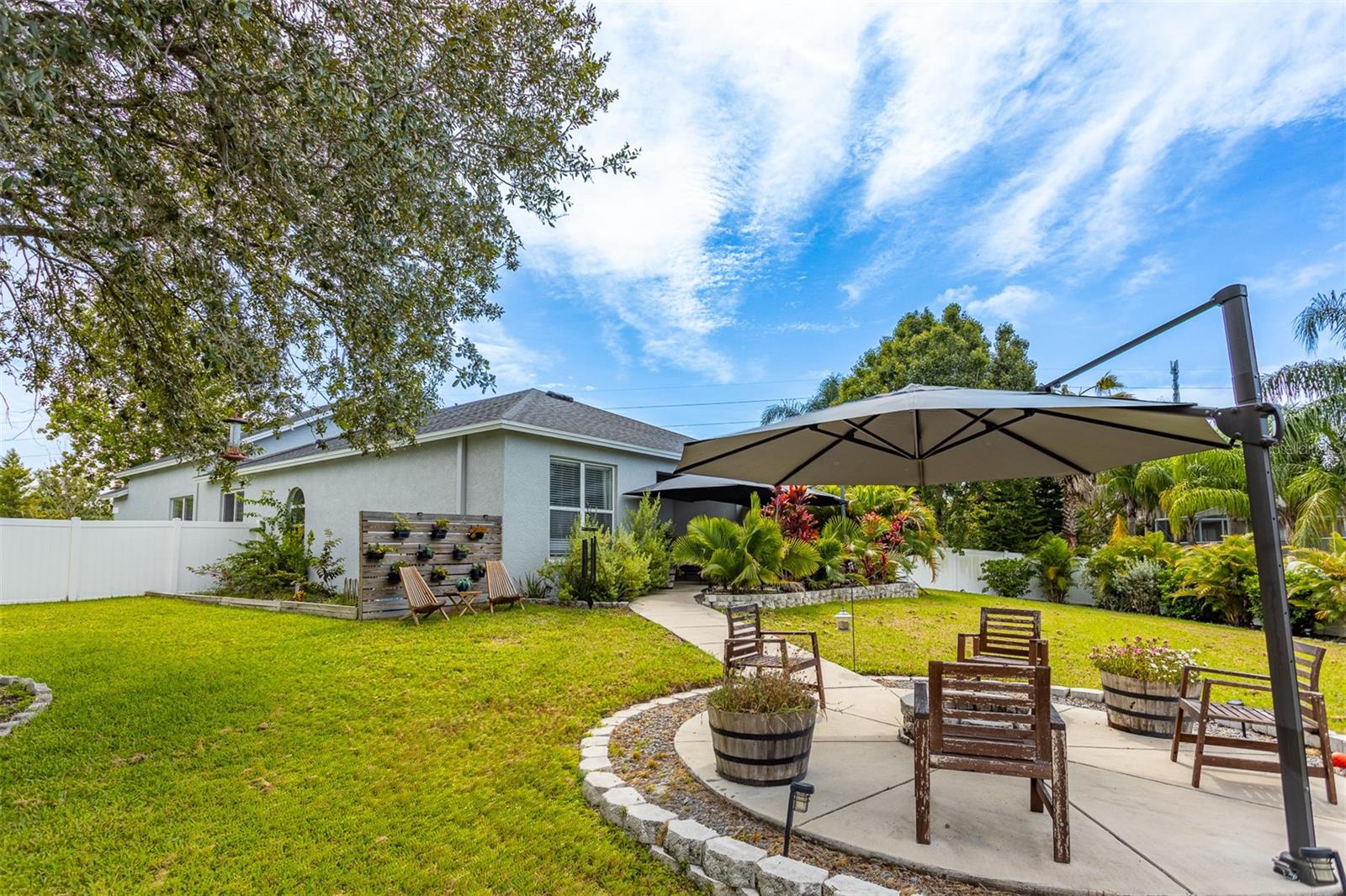 Listing photo id 30 for 6928 Bluff Meadow Court