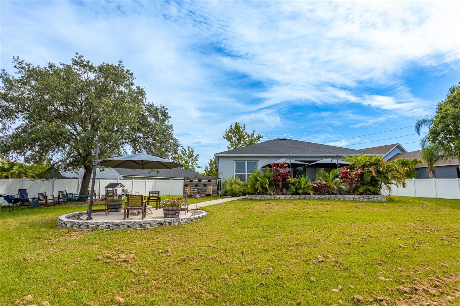 Listing photo id 31 for 6928 Bluff Meadow Court