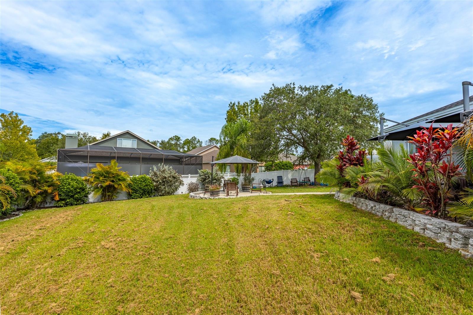 Listing photo id 32 for 6928 Bluff Meadow Court