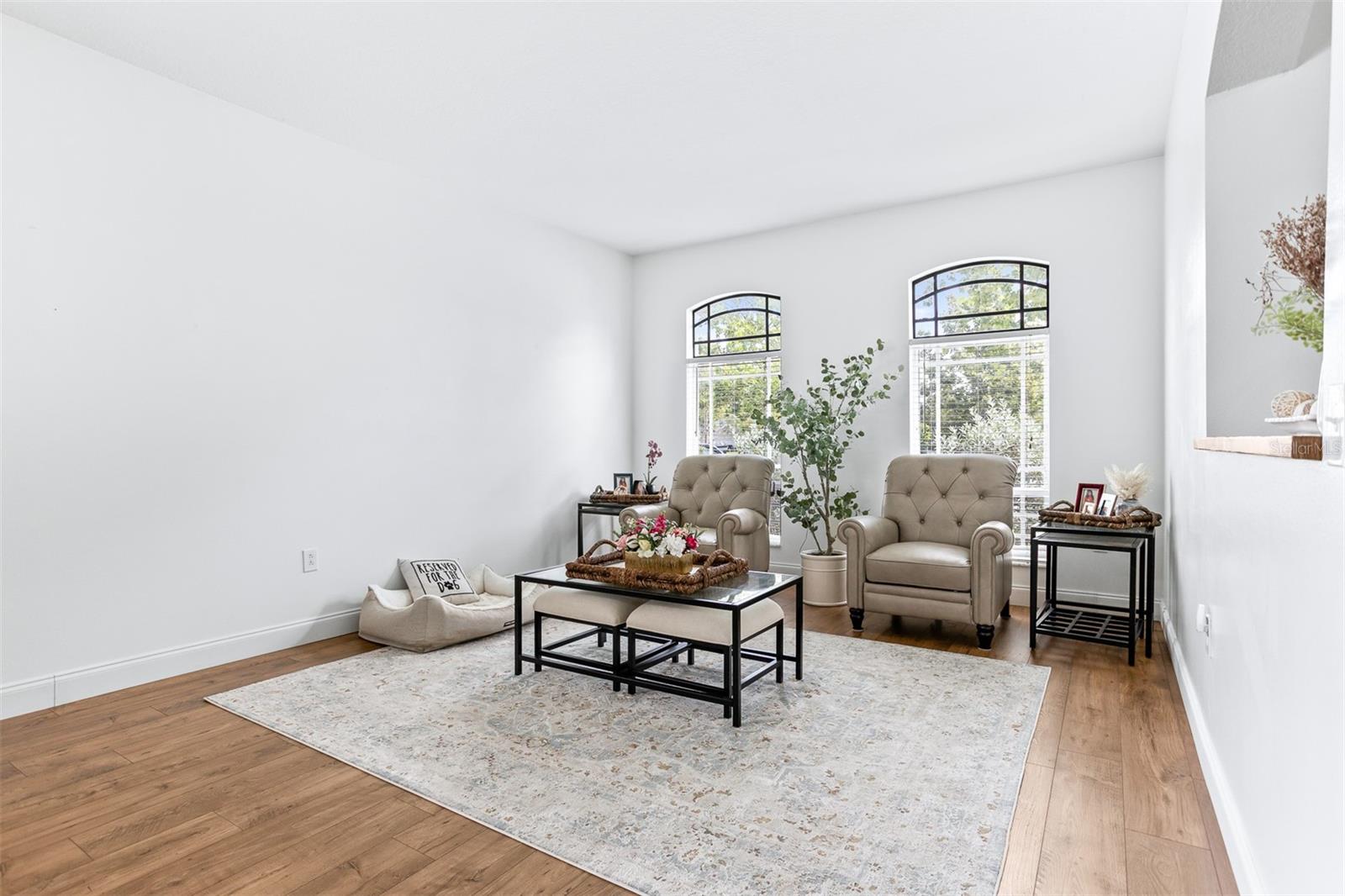 Listing photo id 5 for 6928 Bluff Meadow Court