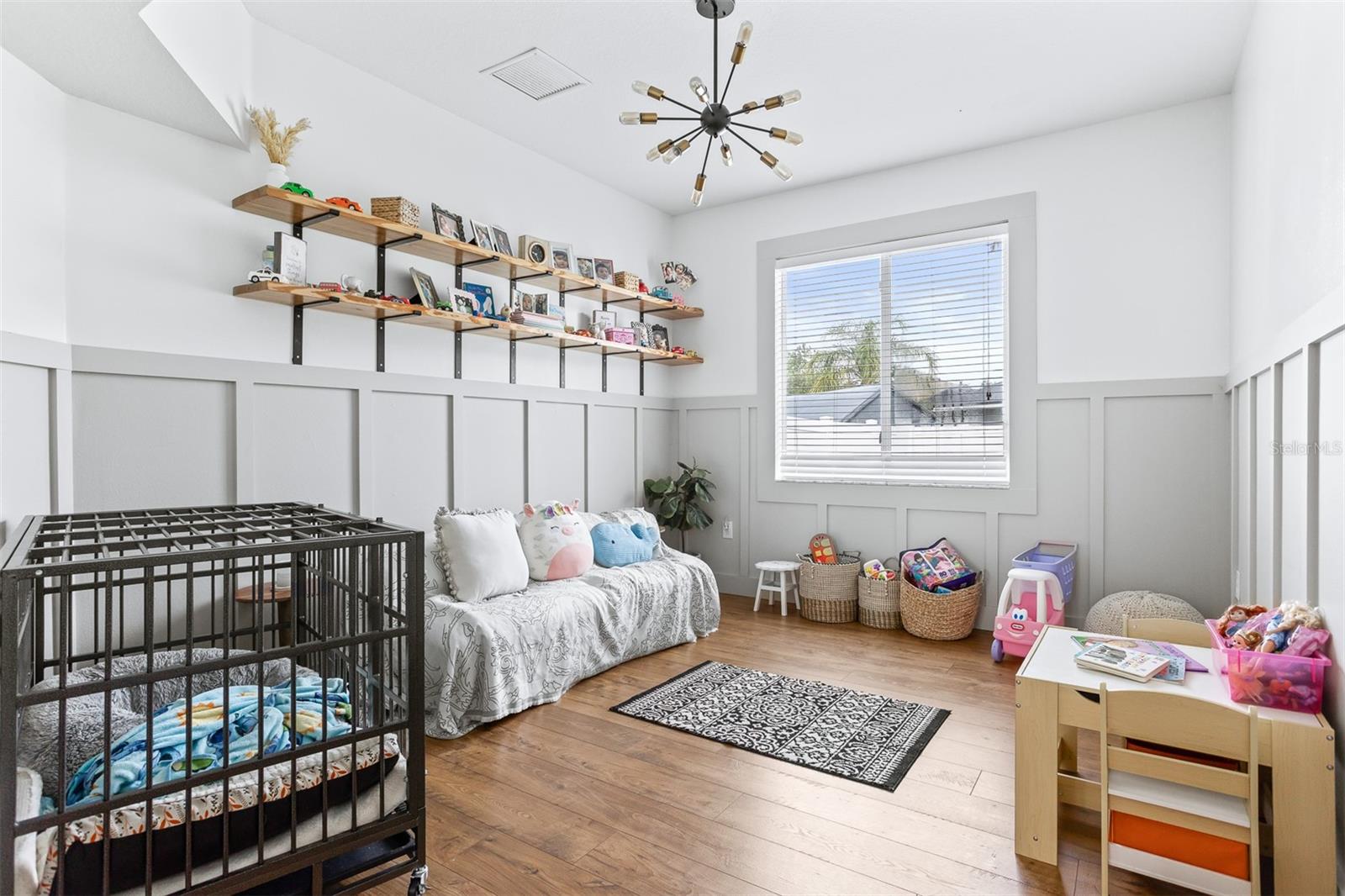 Listing photo id 6 for 6928 Bluff Meadow Court