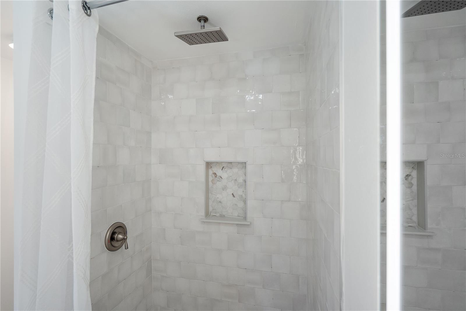 Image 21 of 43 For 520 60th Street N