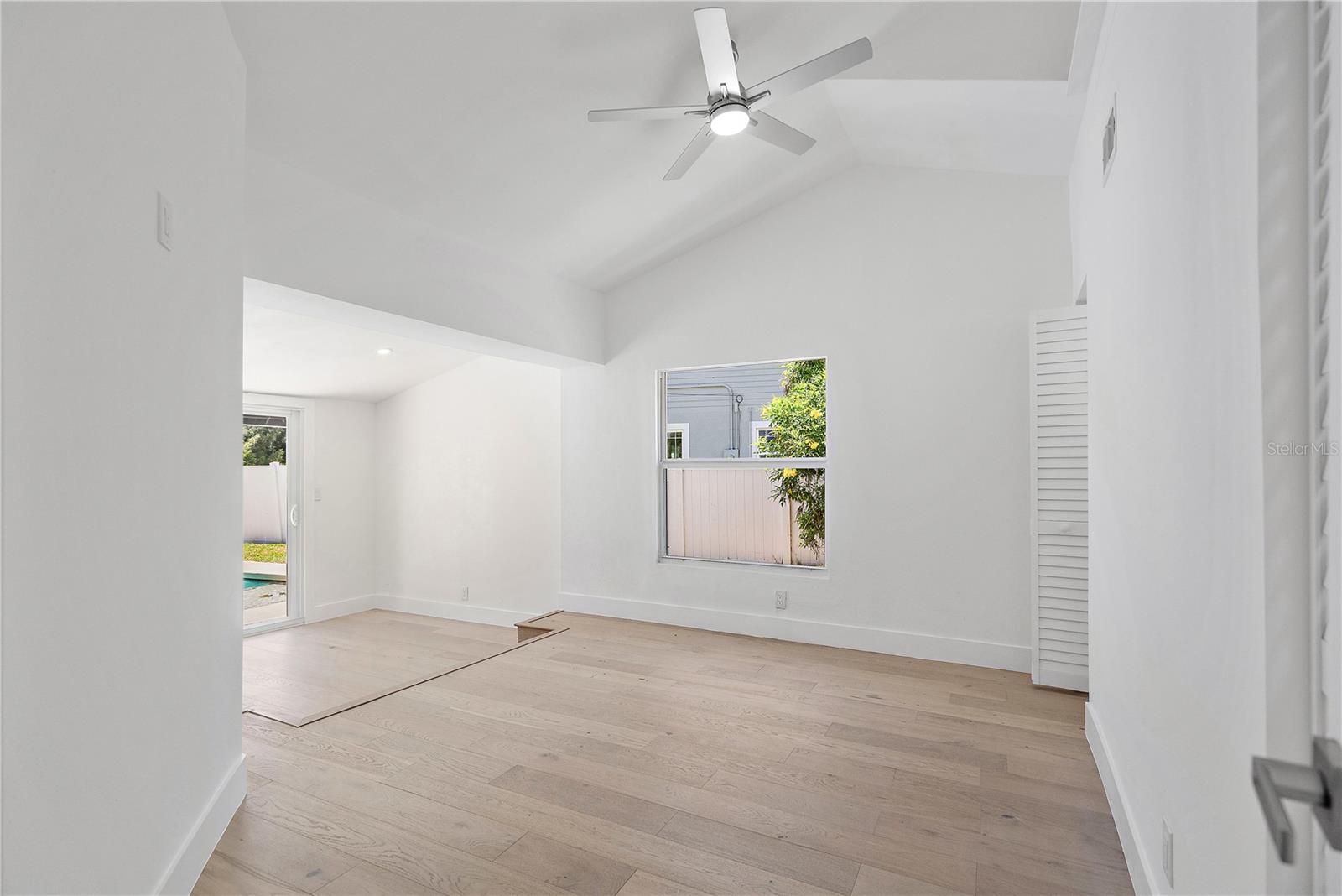 Image 29 of 43 For 520 60th Street N