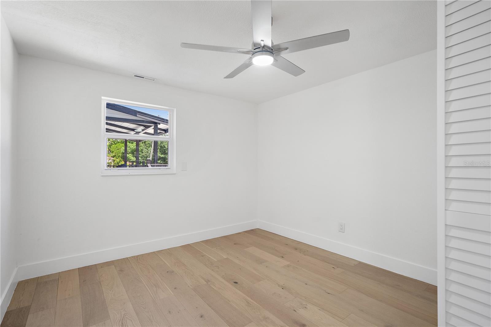 Image 31 of 43 For 520 60th Street N