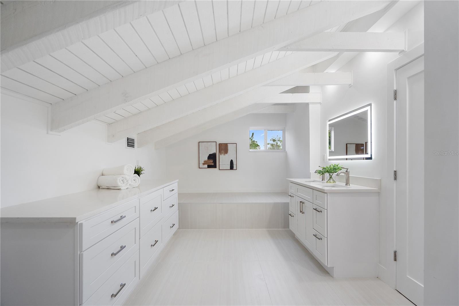 Image 7 of 43 For 520 60th Street N
