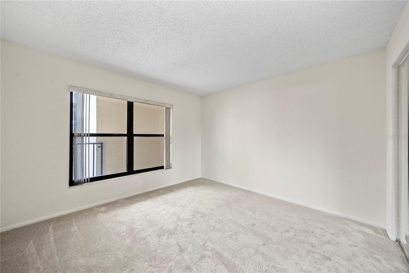 Image 21 of 40 For 900 Cove Cay Drive 3e