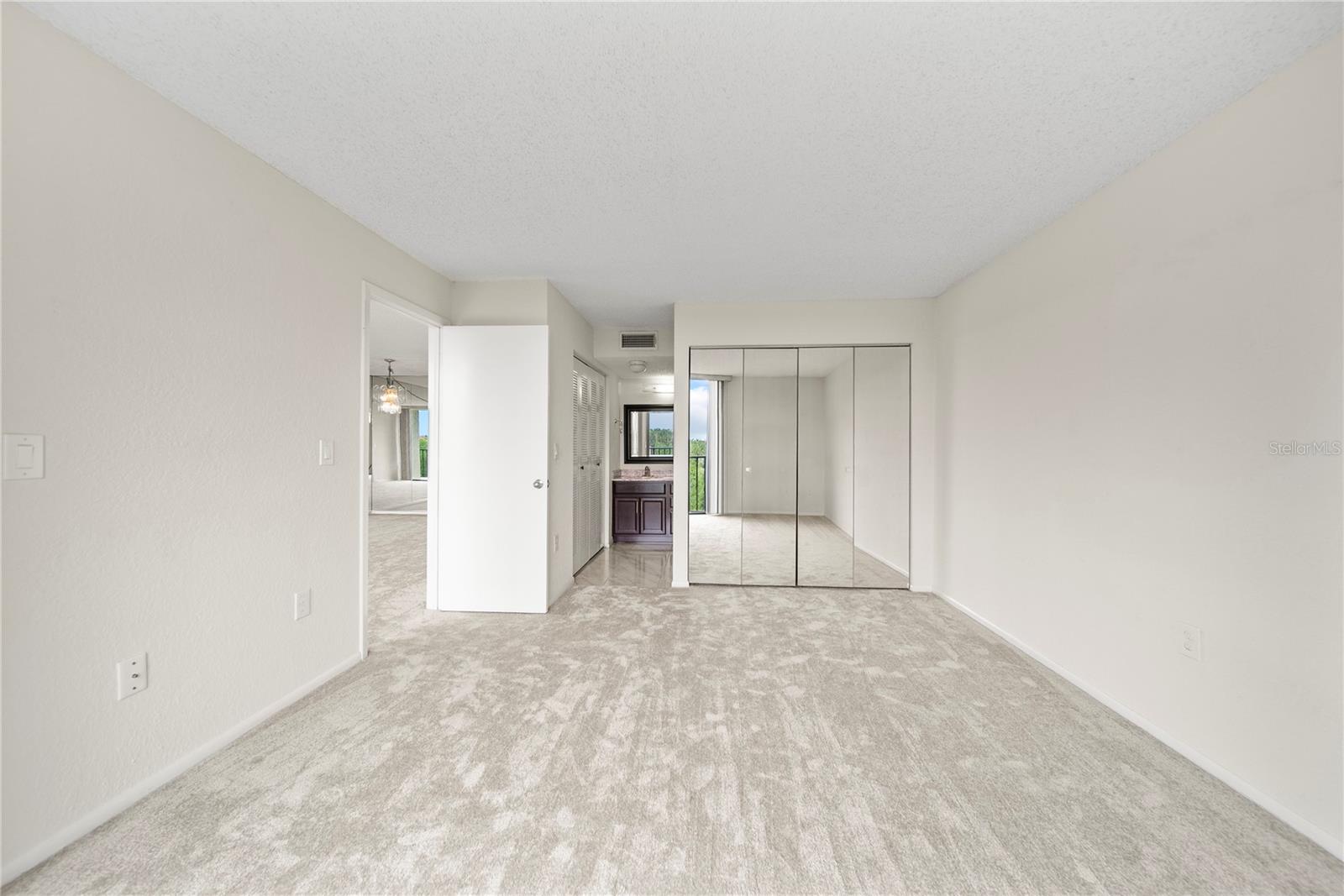 Image 23 of 40 For 900 Cove Cay Drive 3e