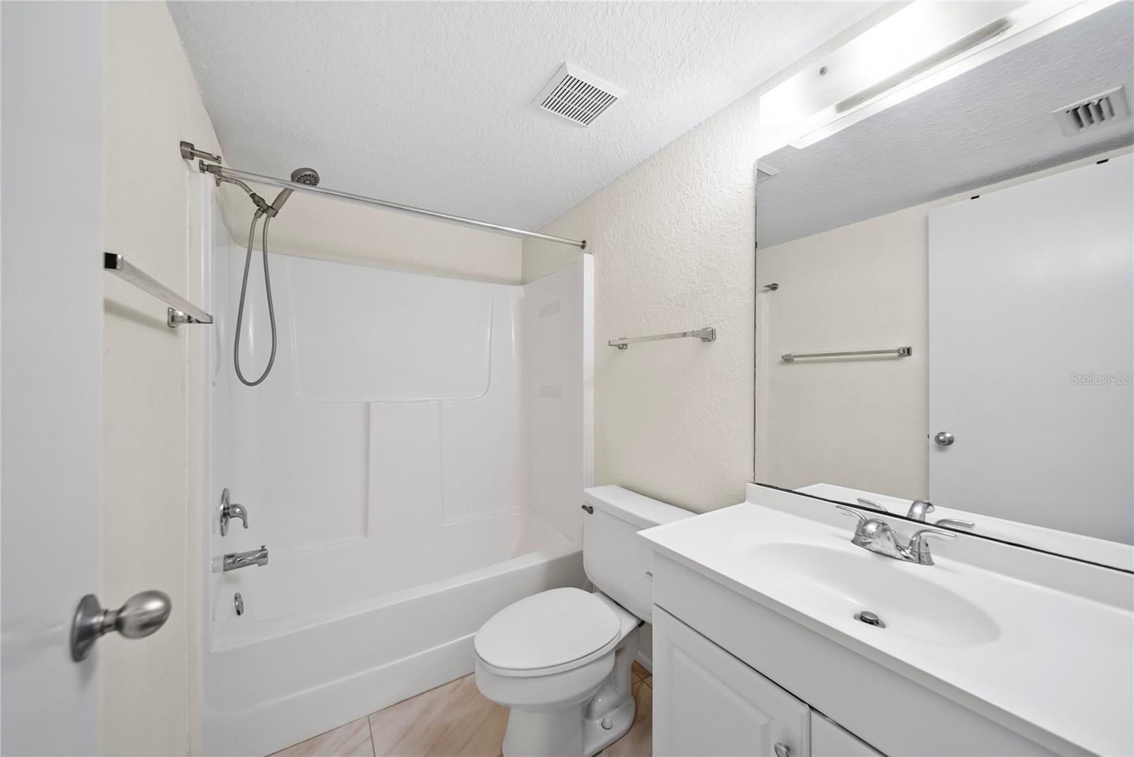 Image 24 of 40 For 900 Cove Cay Drive 3e