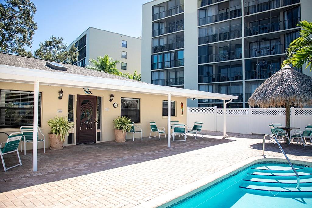Image 26 of 40 For 900 Cove Cay Drive 3e