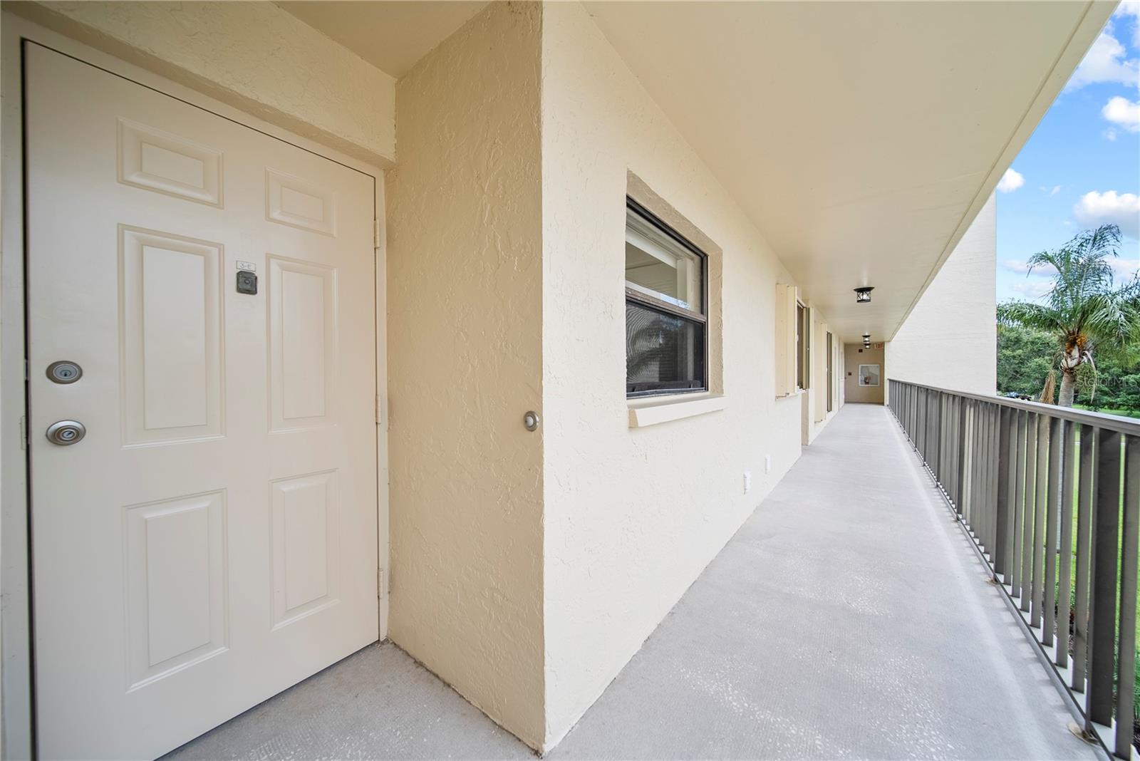 Image 3 of 40 For 900 Cove Cay Drive 3e