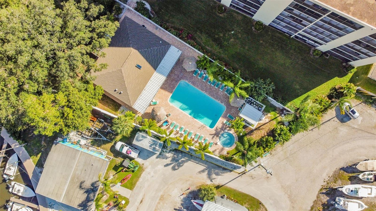 Image 34 of 40 For 900 Cove Cay Drive 3e