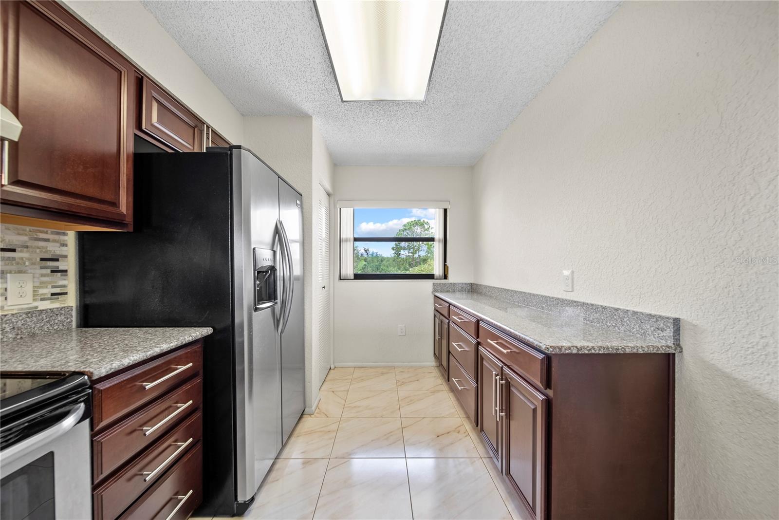 Image 5 of 40 For 900 Cove Cay Drive 3e
