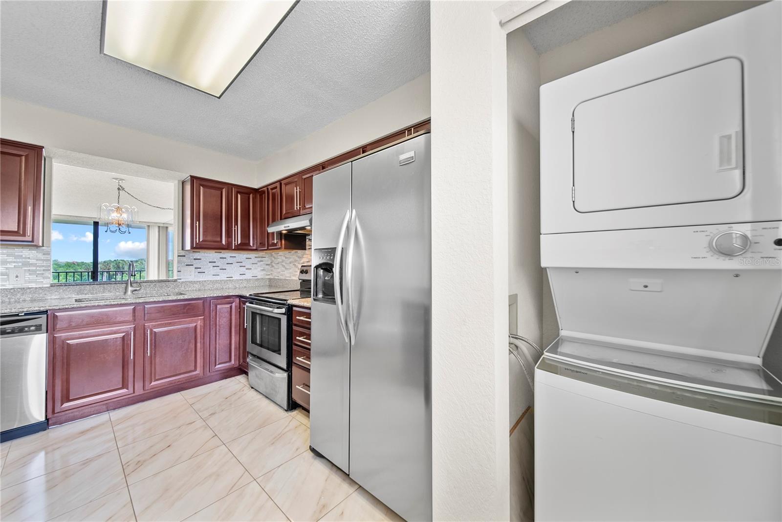 Image 7 of 40 For 900 Cove Cay Drive 3e