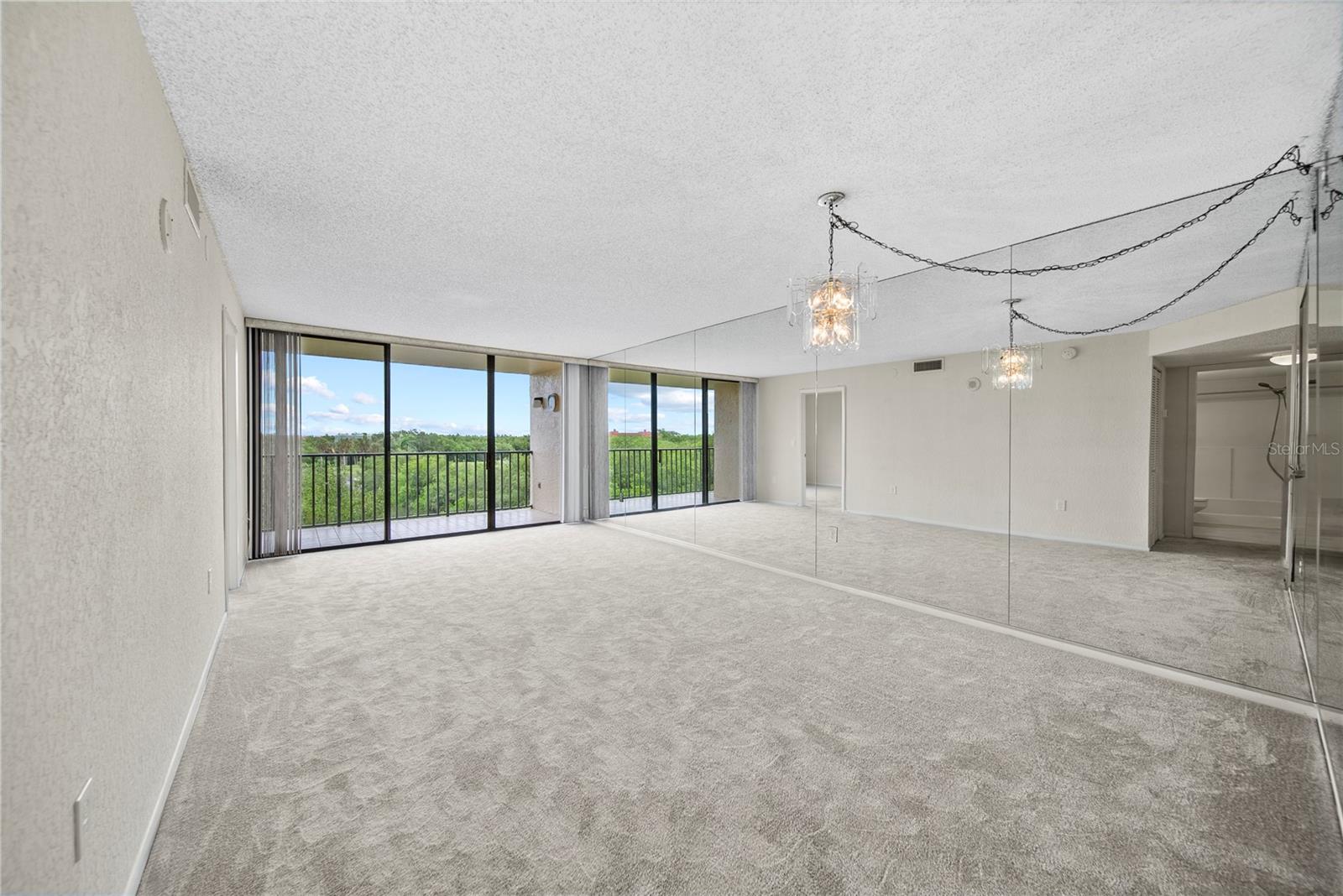 Image 9 of 40 For 900 Cove Cay Drive 3e
