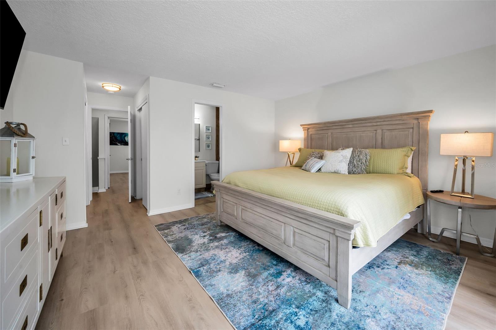 Image 14 of 46 For 5026 Coquina Key Drive Se 5026