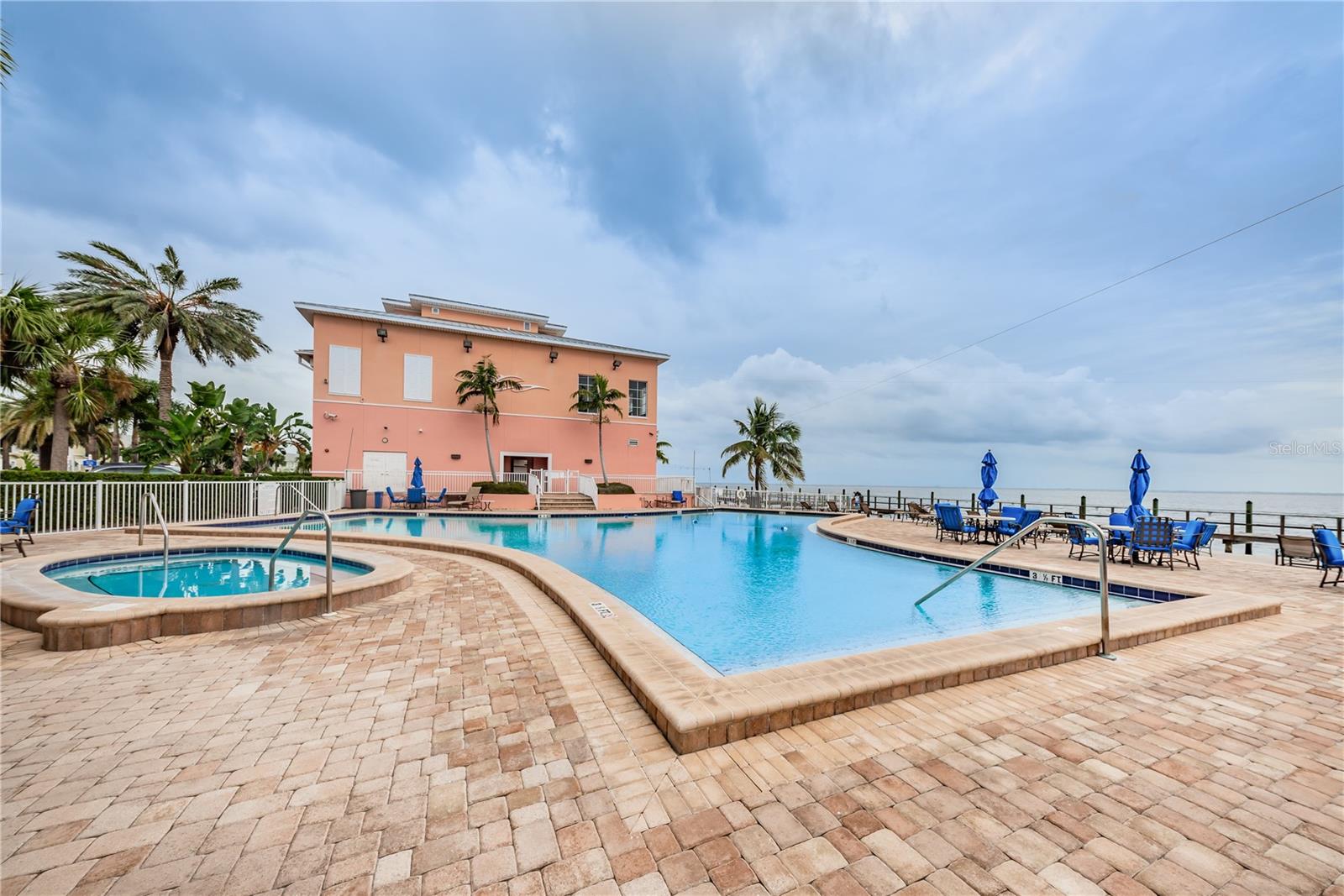 Image 22 of 46 For 5026 Coquina Key Drive Se 5026