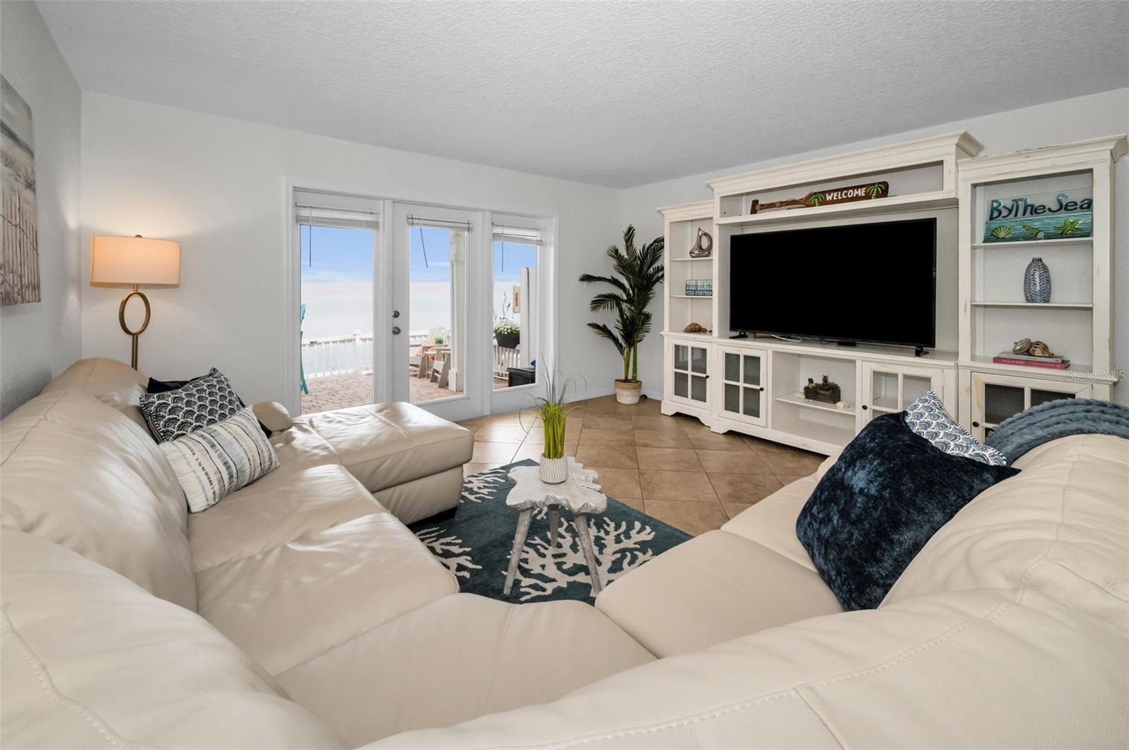Image 3 of 46 For 5026 Coquina Key Drive Se 5026